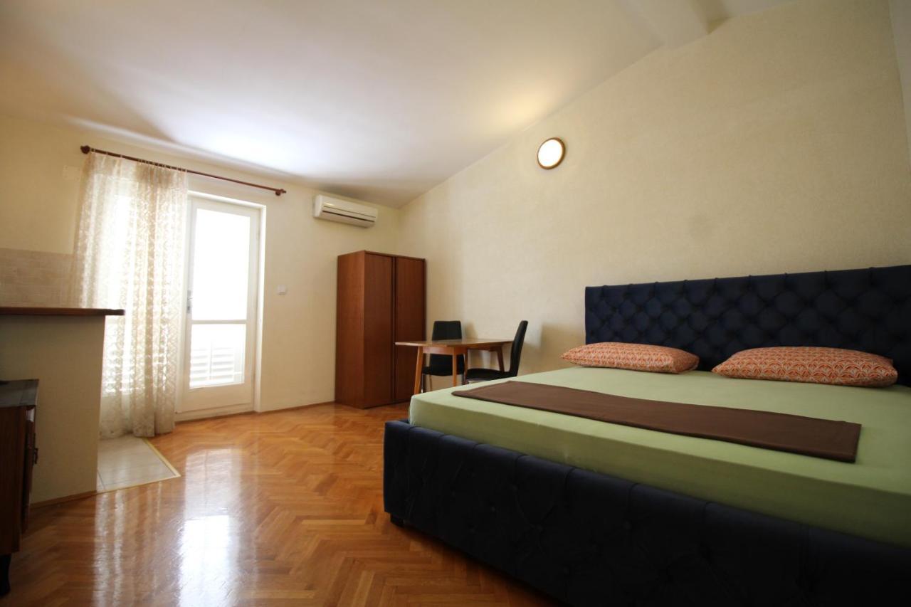 Makarska Centre & Free Private Parking Apartment Exterior photo