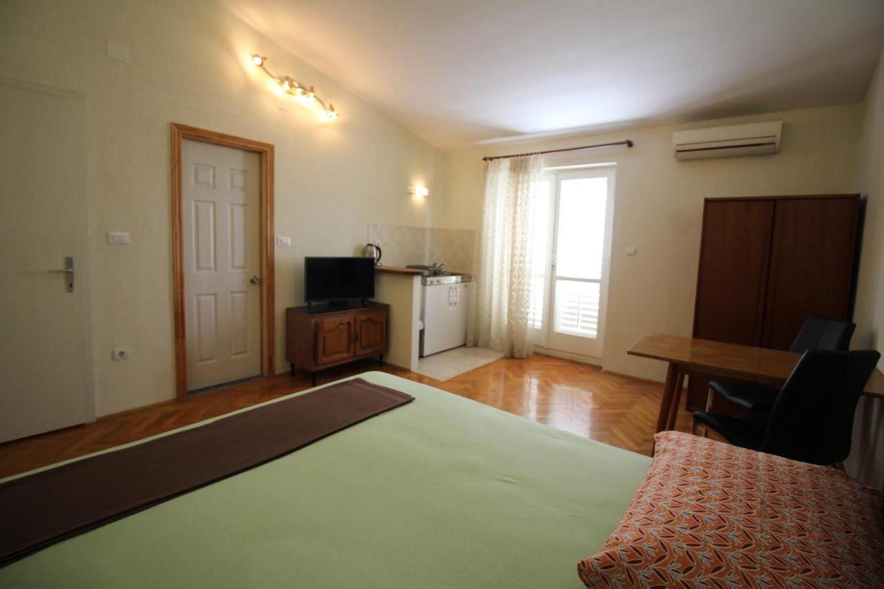 Makarska Centre & Free Private Parking Apartment Exterior photo