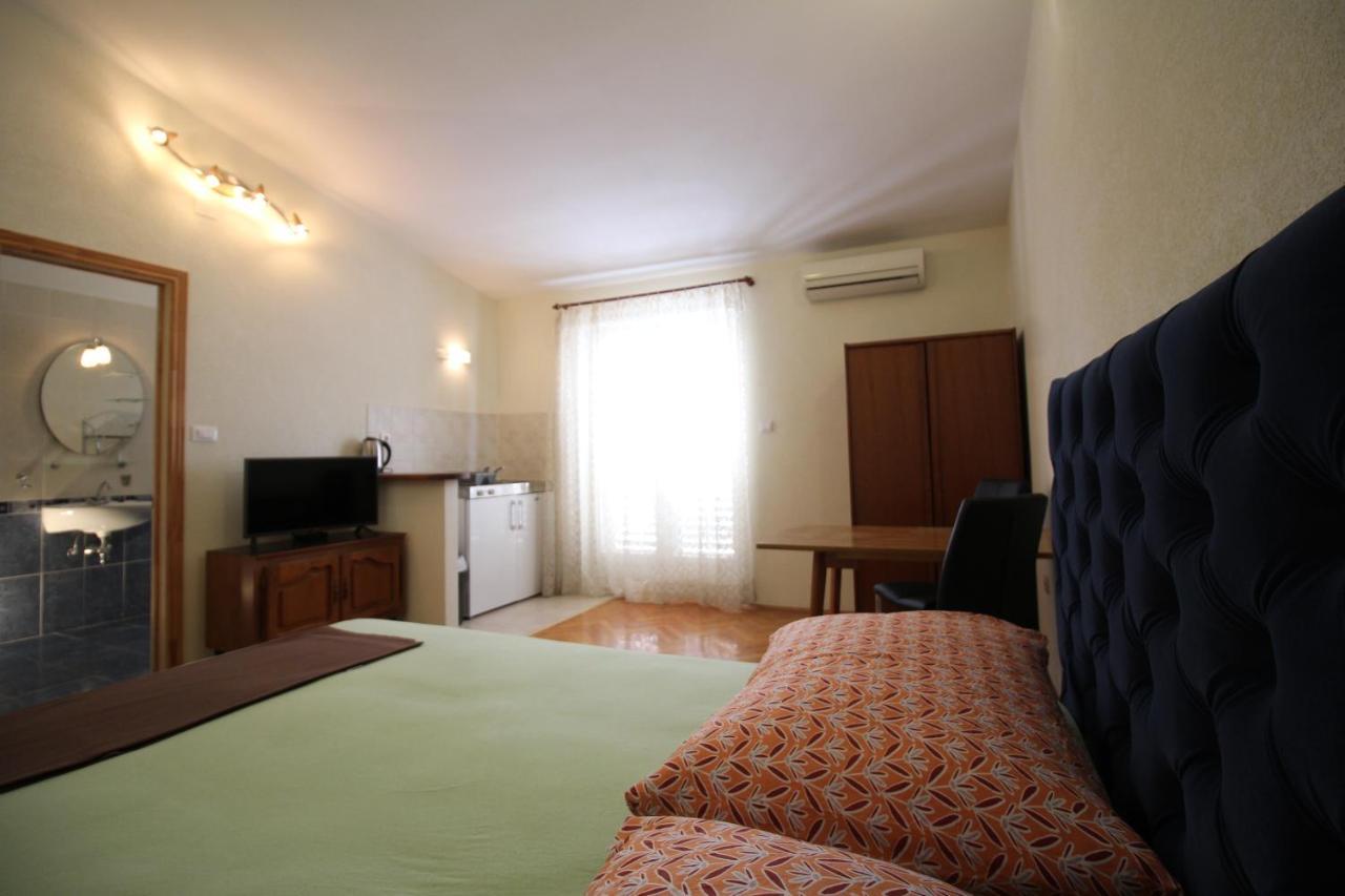 Makarska Centre & Free Private Parking Apartment Exterior photo